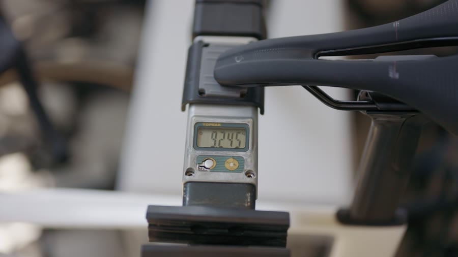 Waage zeigt 9,245 kg mit Serienlaufrädern